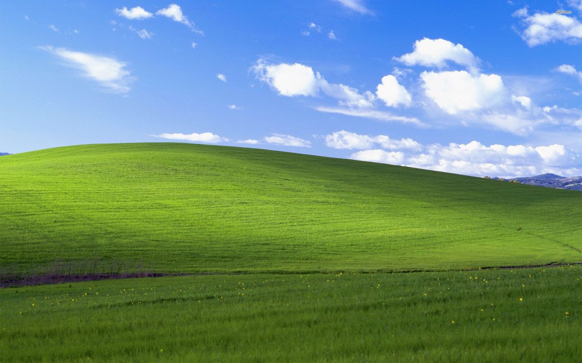 GracieeeKelly's tweet photo. As St. Patrick’s Day approaches, here is a picture of me studying abroad in Ireland 🇮🇪☘️ so pretty and so green💚 https://t.co/bGBscJ3HQr
