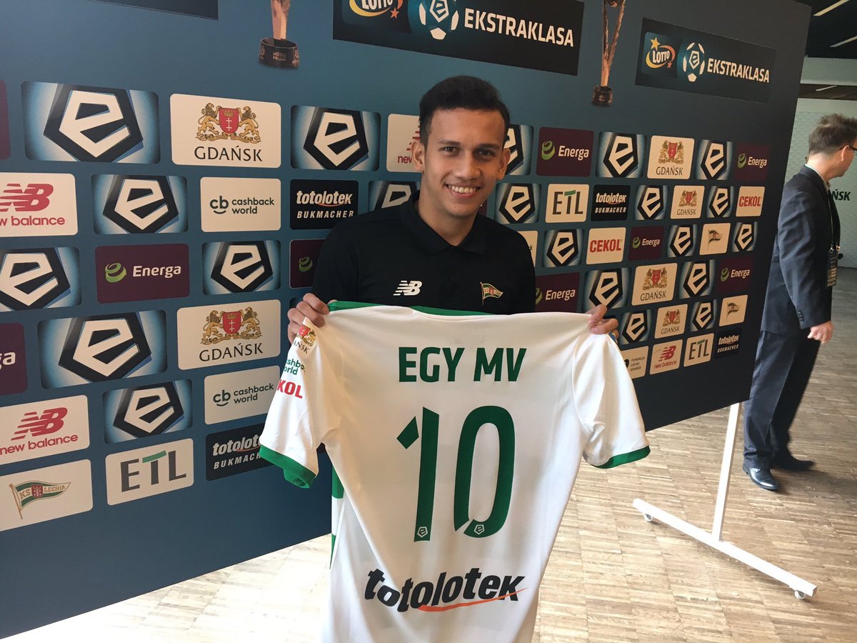 sport7trans7's tweet photo. SAH!
Egy Maulana Vikri resmi dikontrak klub Polandia, Lechia Gdansk.
Wonderkid Indonesia ini akan mengenakan nomor punggung 10.
Yg mau follow akun klubnya, silakan, @LechiaGdanskSA.
Tapi belajar bahasa Polandia dulu ya. 😅 https://t.co/1WEnKxNsp2