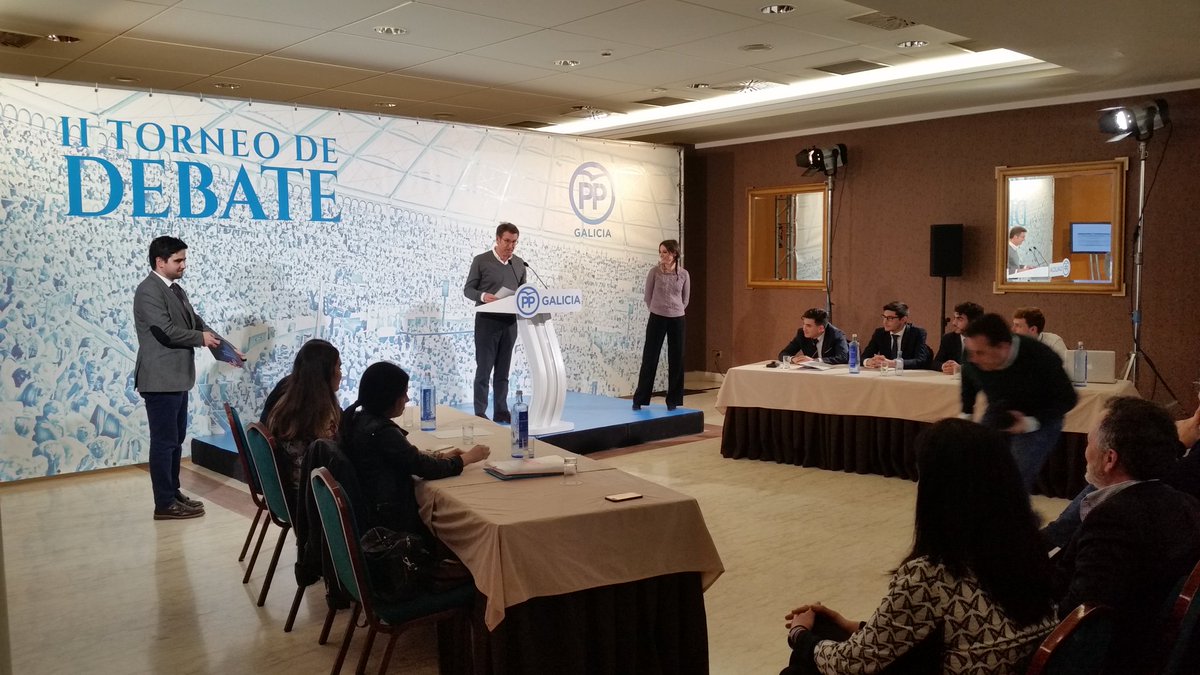 ppdegalicia's tweet photo. Veredicto do xurado: gaña o #IITorneoDeDebatePPdeG o equipo de @NNXXVilagarcia. https://t.co/Q8qSeJ8GrV