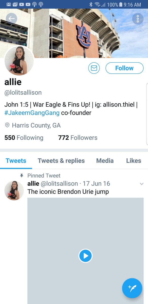 Rdubbles's tweet photo. @Mikeps78_NFL I see why you wouldn't let her in the gang. Co- founder of the fake ass #TeamJakeem knockoff and besmirching your ganggang, grrrrf https://t.co/JrnM8KhrB6
