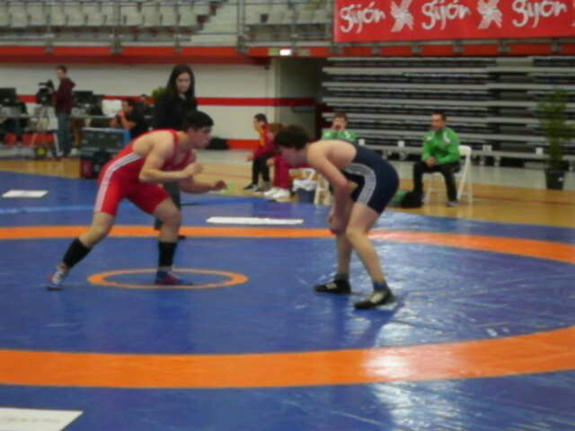 Este fin de semana nuestro luchador Aritz ha participado en el Campeonato de España Junior en Gijón, realizando un gran trabajo. Orgullosos de nuestro luchador