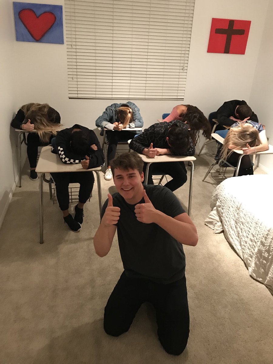 AlexErnst tweet picture