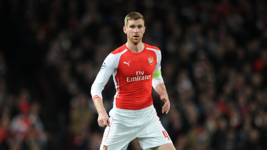 spiegelonline's tweet photo. Kritik an Mertesacker: Schauen Sie in den Spiegel, Herr Matthäus https://t.co/mEImVtiGPv https://t.co/uR10q7dBK7