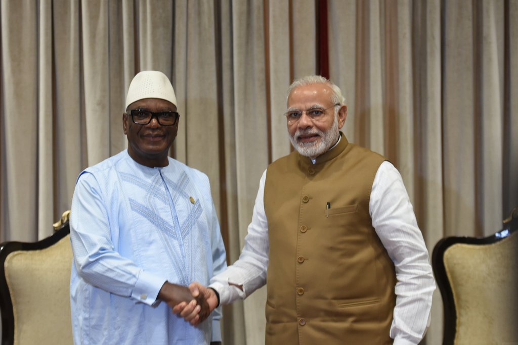 PMOIndia's tweet photo. PM @narendramodi and the President of Mali, Ibrahim Baoubacar Keita held talks this evening. The issues they discussed include fighting terrorism and enhancing relations in energy as well as agriculture. https://t.co/QgLbw3BdYa