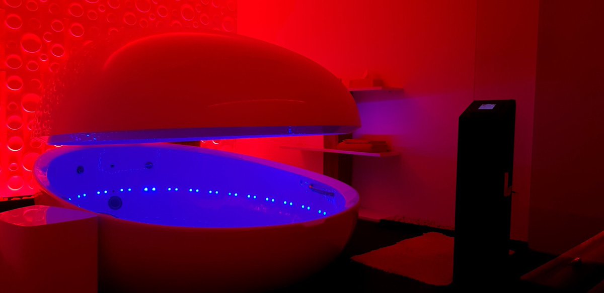 MikeleCastello's tweet photo. #colorlife #floating #emotions #relax #spa #wellness #napoli https://t.co/eEpMiCWSdb