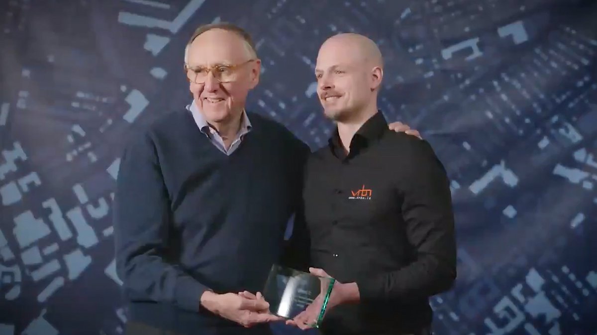 vrbnio's tweet photo. #FANTASTIC news:
We won a 2018 Esri Partner Conference Award, cat 'Creating Realistic Context'
#proud moment &amp; seems we're on the right track!
Thanks to @Esri &amp; team
#GIS #3D #VR #geodesign
cc
@MattB3D @free08games @JohnnyLiquidcat @CityEngine@EsriPartnerNet @esrischweiz @Esri_de https://t.co/adUR2abfHk