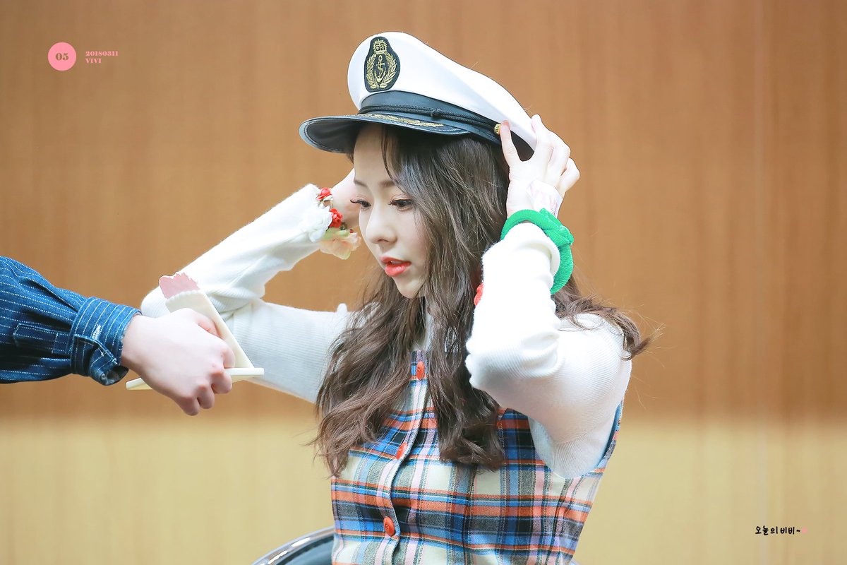 오늘의 비비 tweet media