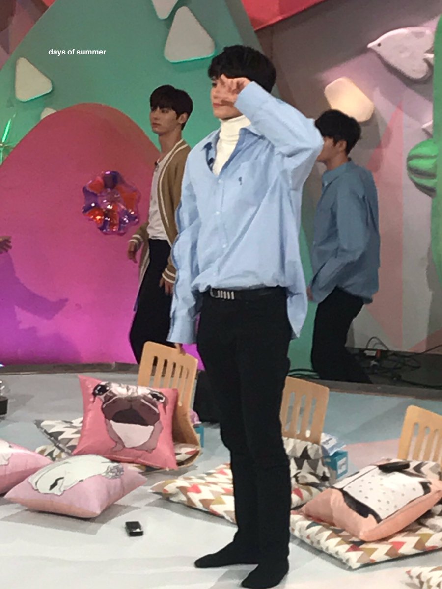 days_ofsummer's tweet photo. 180311 저화질의 옹성우,, 화질 정말,, https://t.co/chpQto5bEb