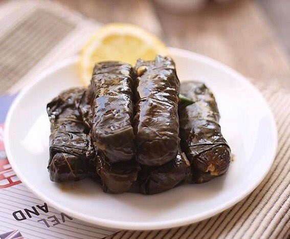 يسقط الحب ويعيش ورق العنب..