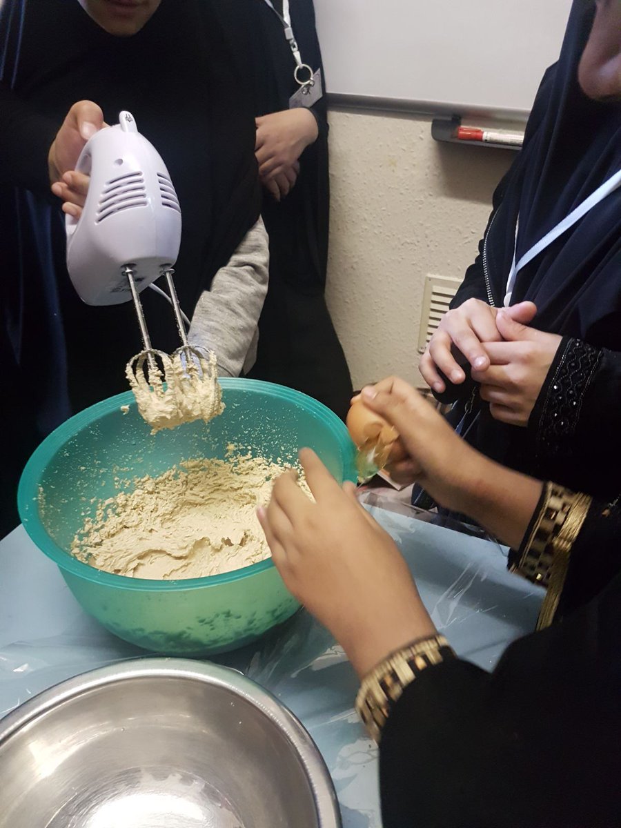 mtijamea's tweet photo. Yesterday at Seeking Pearls the girls put their Islamic  knowledge to the test with a quiz. 

They also thoroughly enjoyed baking cookies! 

Jazakallah to our volunteers for helping us make today a successful session. Alhamdulillah https://t.co/gwg6T5BpzK