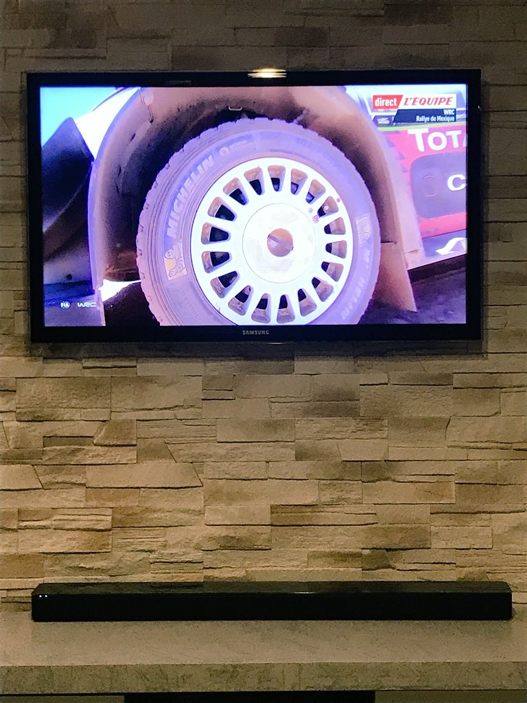 JulienVial63's tweet photo. Toujours un plaisir de regarder le WRC sur le canapé sur @lachainelequipe ! Bravo à @matthieubaumel pour les commentaires 👏🏻 Ne changez rien ! https://t.co/HYDyKhmMmo