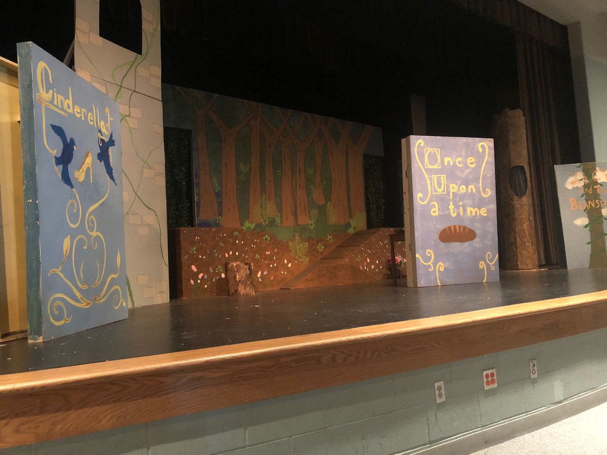 Into The Woods at KWHS starts in two minutes. Cool set eh?