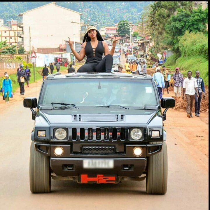 mtunecessary254's tweet image. Hey @VICTORIA_KIMANI !
Will you allow me to open the stage for you in Kisumu for #SafariTour if this tweet gets 1k RTs? 
youtu.be/0TcarK2BEMA