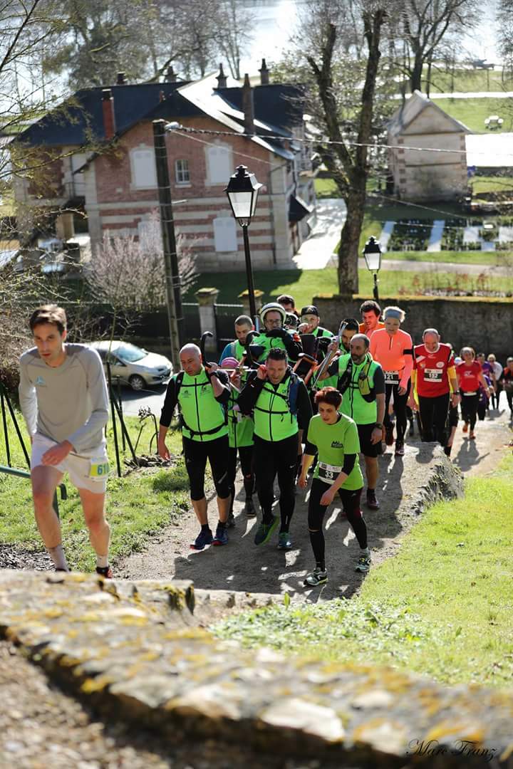 handi_run's tweet photo. Mille mercis aux organisateurs du trail cloysiens des 3 rivières. 2 équipes engagées sur les trails de 17 et 26 km pour une 1ere dans des conditions de course rendues difficiles par l eau et la boue. Merci à @VigierPhilippe pour son soutien. #objectifgrandraid https://t.co/YnKLkFB62k