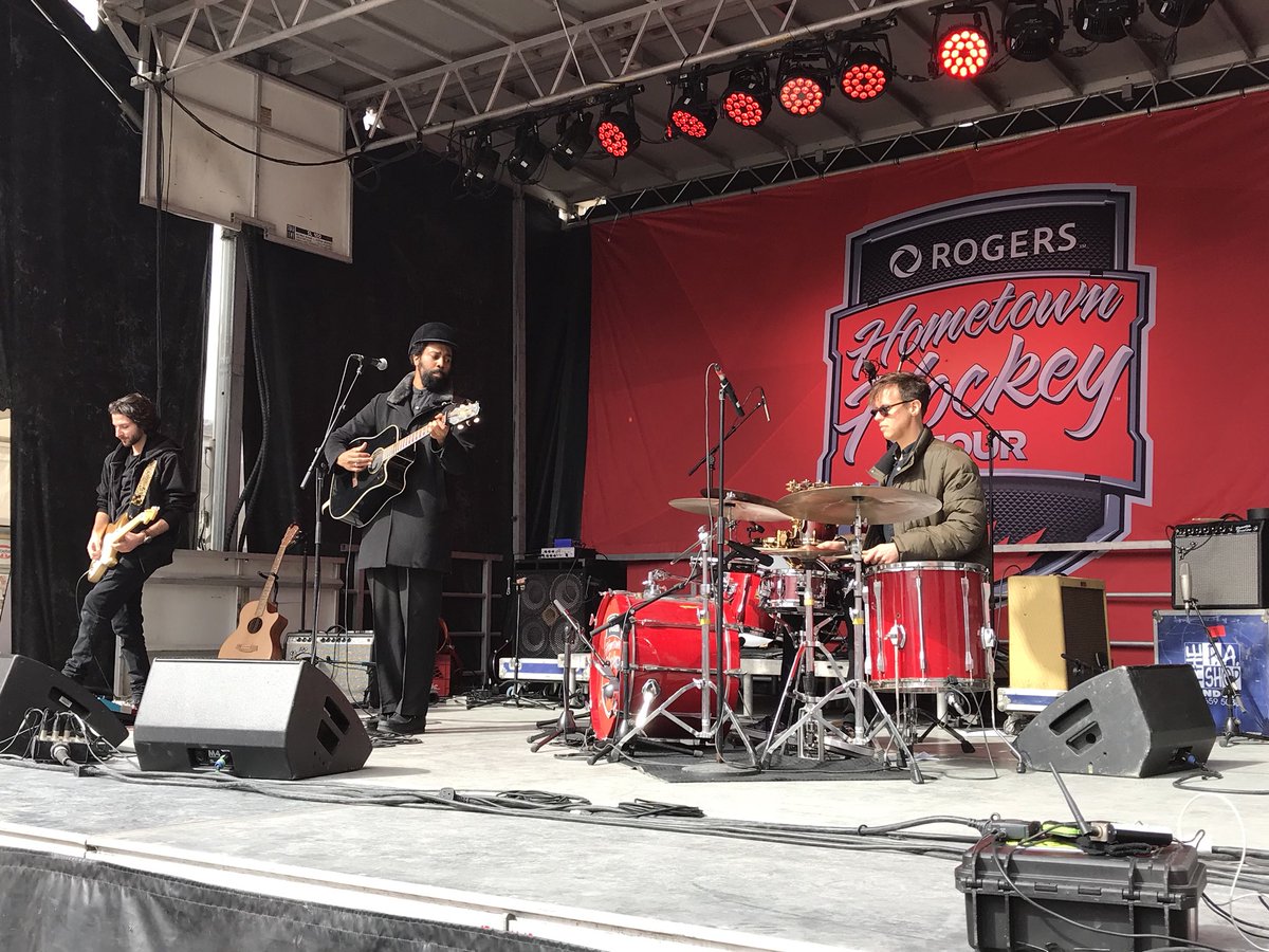 #HometownHockey fun continues in Downtown Brampton. Lots of fun still to be had. https://t.co/AKqr1m305n