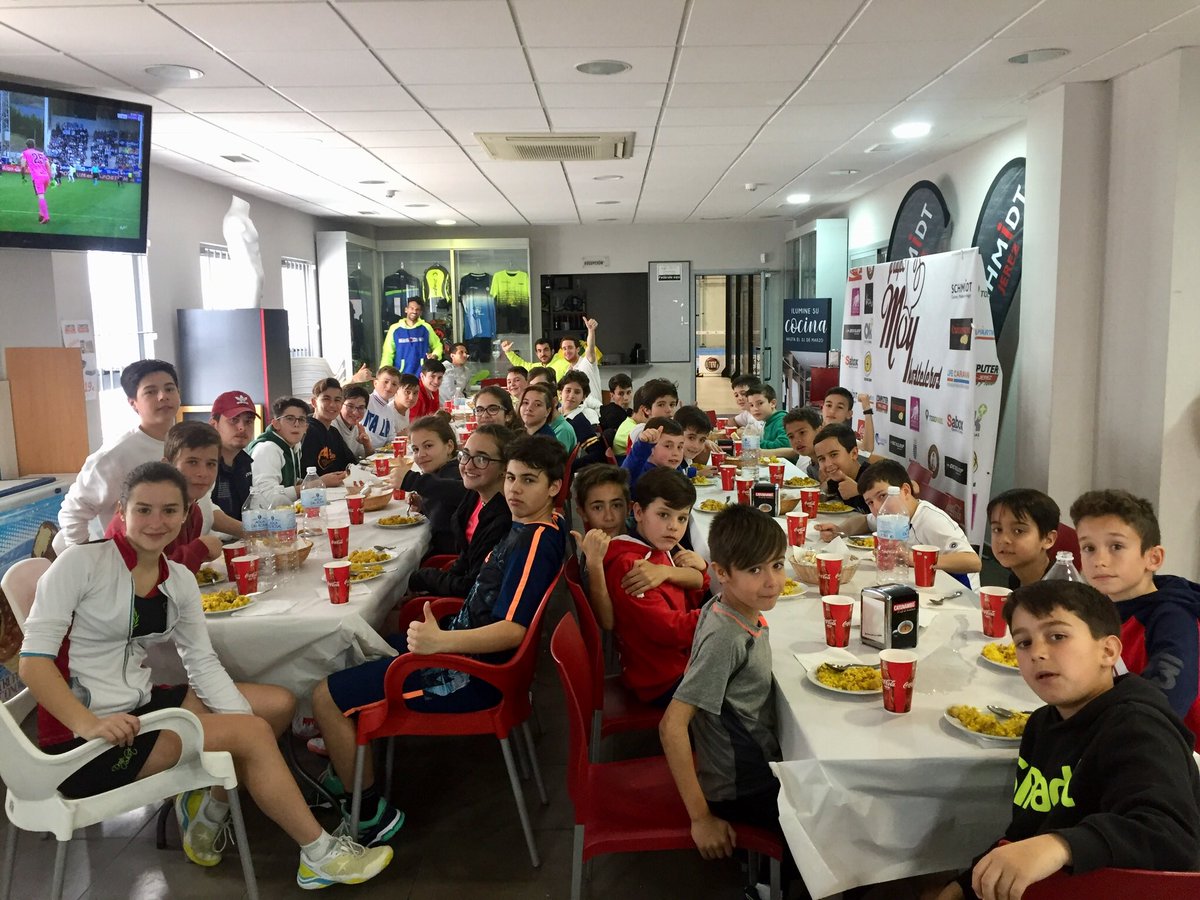 waypadelacademy's tweet photo. 🤝Jornada de convivencia con nuestros amigos de @si_padel.
Se vivieron momentos para el recuerdo 😀
#WayPadelAcademy #EstuCamino #SiPadel https://t.co/CJTFY9NNGA