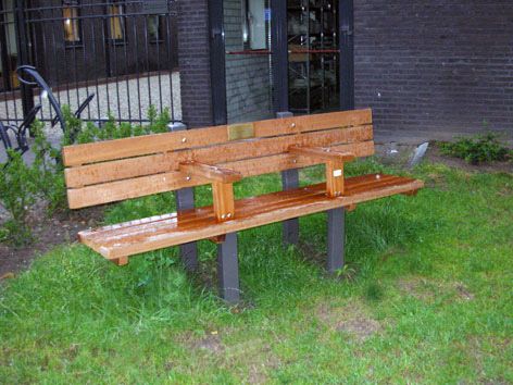 BoomBanken's tweet photo. Parkbank, tuinbank met grondverankering * https://t.co/T55q4JZf43 https://t.co/QFtRbuEqbm