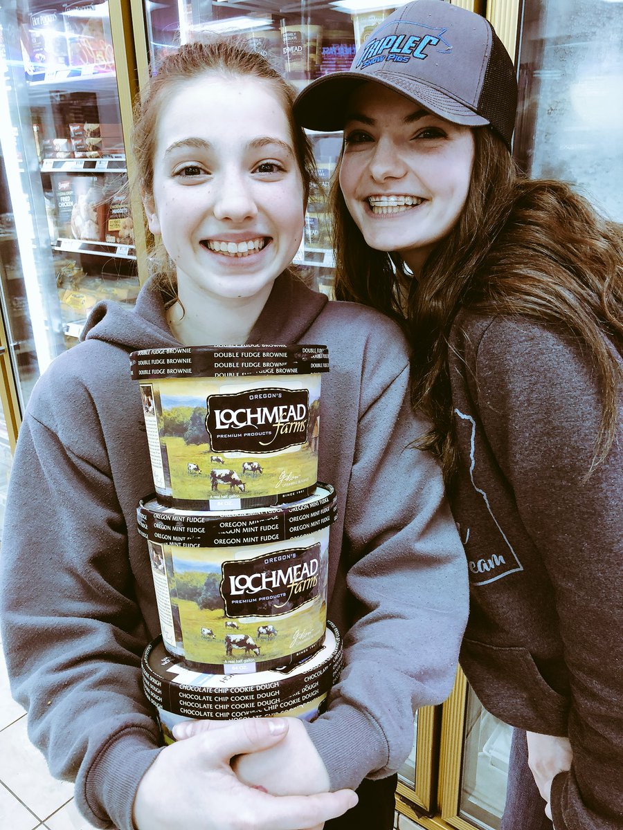 Davis_Girls's tweet photo. Cant just choose one, am I right?! π#lochmeadicecream #localdairys #DavisGirls #DavisandDaughters #womenofag #orag https://t.co/QmdXFCSw3U