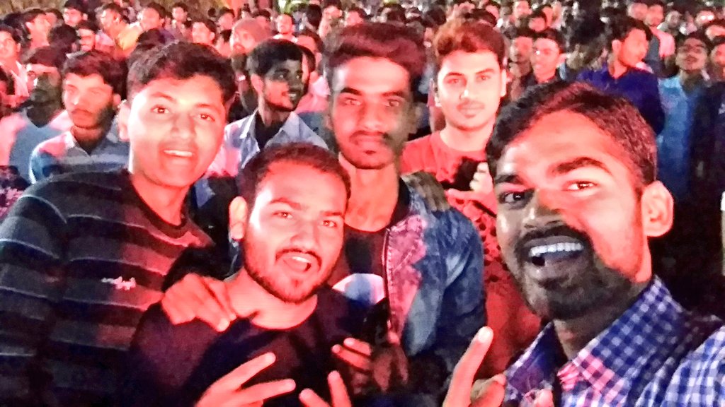 bennishiroor's tweet photo. When lightening hits the floor with the #DJMusic, all legs pops up!

 #PDACE #Nirman #Nirman18 #Nirman2018 #PDACEG #PDAFest #Kalaburagi #Gulbarga https://t.co/83yoMYSIyD