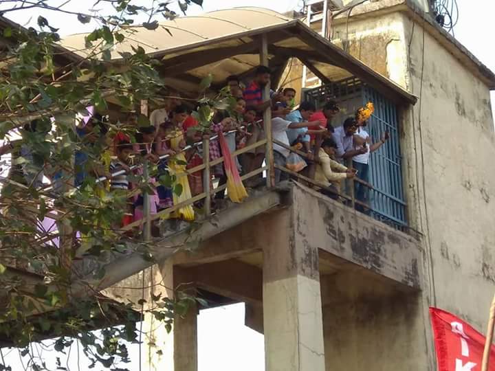 Rijas_N's tweet image. മുംബൈ ജനത ഒന്നാകെ ആ പോരാളികൾക്കൊപ്പം.!!
#KisanLongMarch 
#AlKS
#CPIM