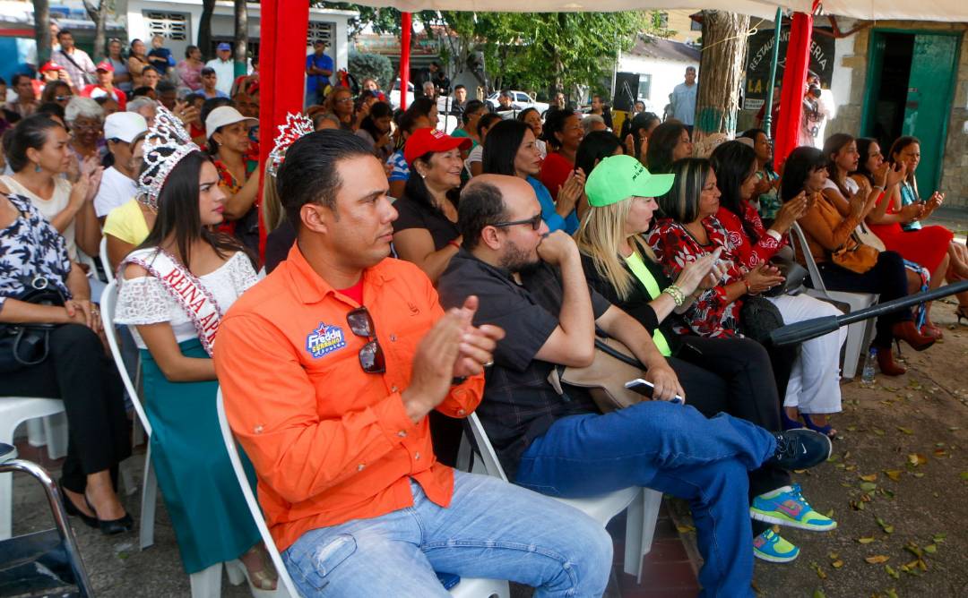 psuvislacoche's tweet photo. A la Sesión Especial del @clebne por el Día Internacional de la Mujer, asistió el #AlcaldeFreddySerrano. El acto contó con la presencia y participación de la Viceministra @RebecaMadriz quien desarrollo un impecable discurso en nombre de todas las mujeres de esta hermosa Patria. https://t.co/I4pQ23fkv7