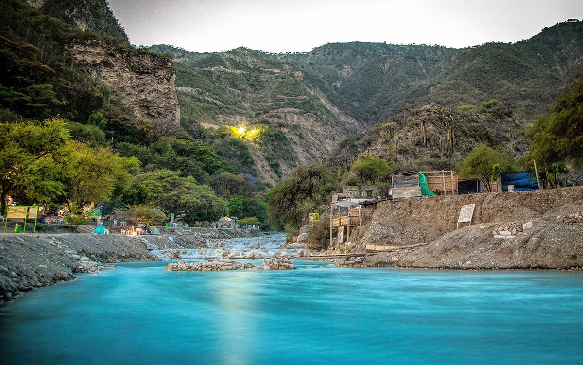 gobiernohidalgo's tweet photo. Este domingo visita en familia las Grutas de Tolantongo, uno de los espectaculares paraísos naturales que tiene #HidalgoMágico. https://t.co/bcOiAjyhKn
