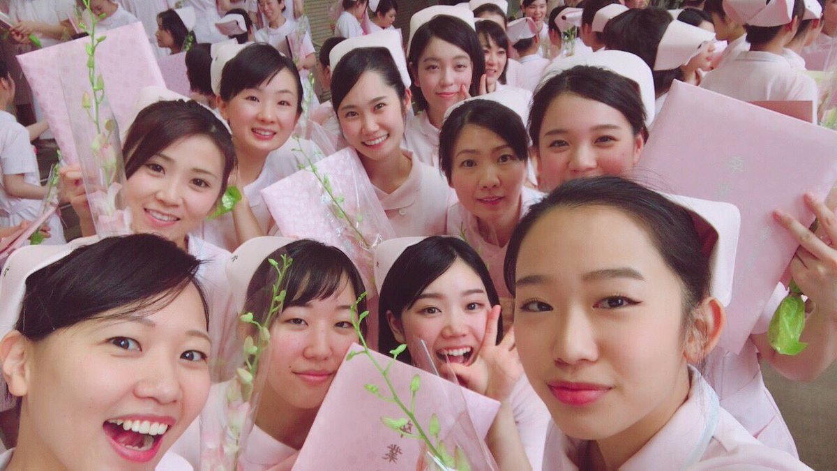 kocyo2's tweet photo. 皆んなの事が大好きすぎて泣ける😭😭😭これ以上ないぐらい３年間が濃くて最高の仲間と出会えて毎日学校に行くのが不思議なぐらい楽しみだった😭💕💕💕私の事育ててくれたお姉さん達に感謝してる😭もちろん数少ないタメちゃんも💓笑。とにかく幸せでした。ありがとう。 https://t.co/ZWBq6TRI1c