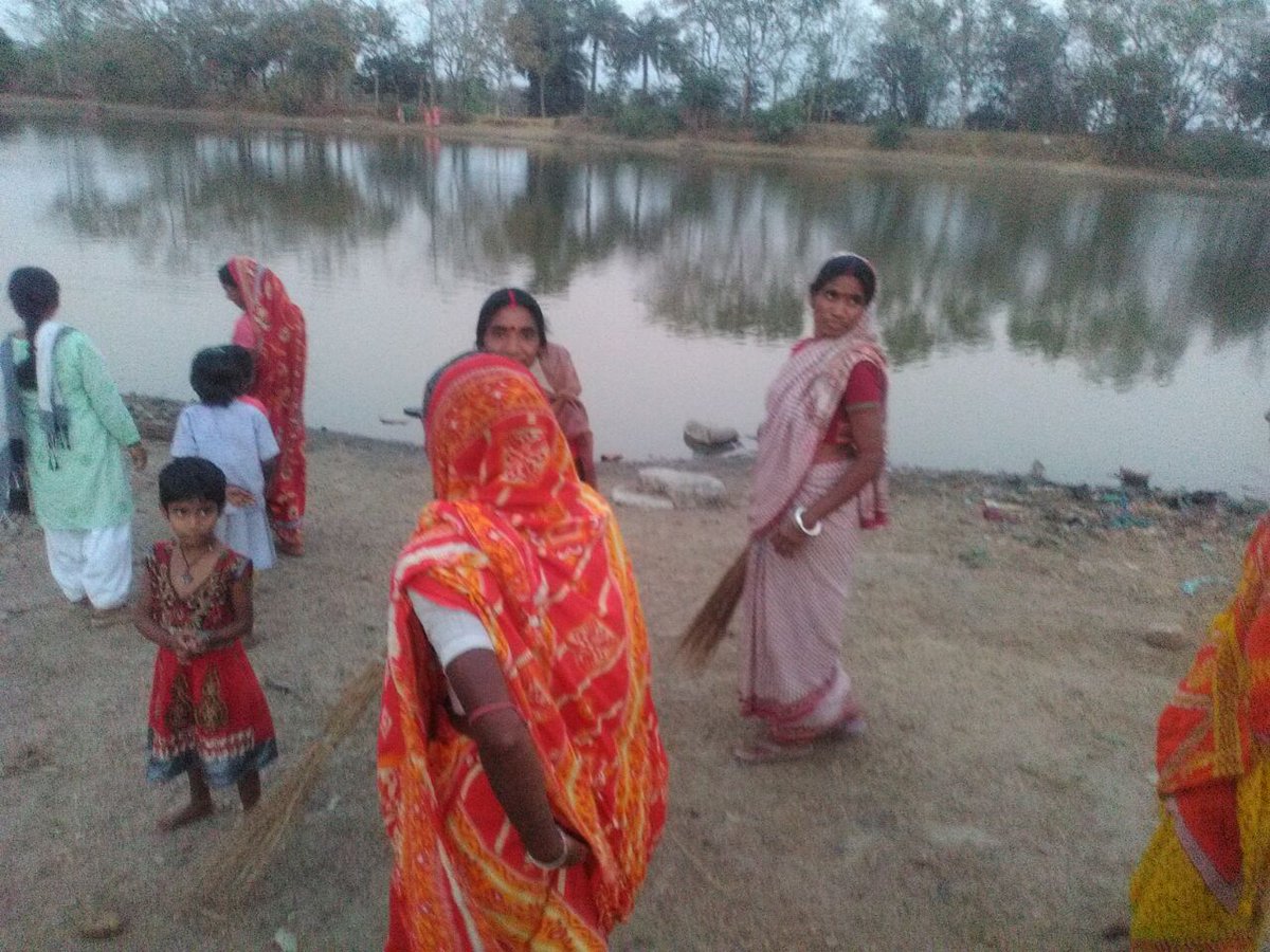 JharkhandRising's tweet photo. Rising #Awareness Rising #enthusiasm Gamaria and Turidih Panchayat Jharkhand Meditate Together and Become agents of change. #Clean and #Rejuvenate ponds #SwachhaBharat #SawchhaJharkhand https://t.co/OURifSNgJM