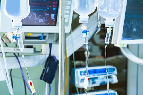 AHAScience's tweet photo. #CECCY: With anthracycline chemotherapy for breast cancer, carvedilol didn't protect heart function; possible protection for cardiotoxicity. #ACC18  https://t.co/o7YQKlrEdm https://t.co/9TG6kAG95X