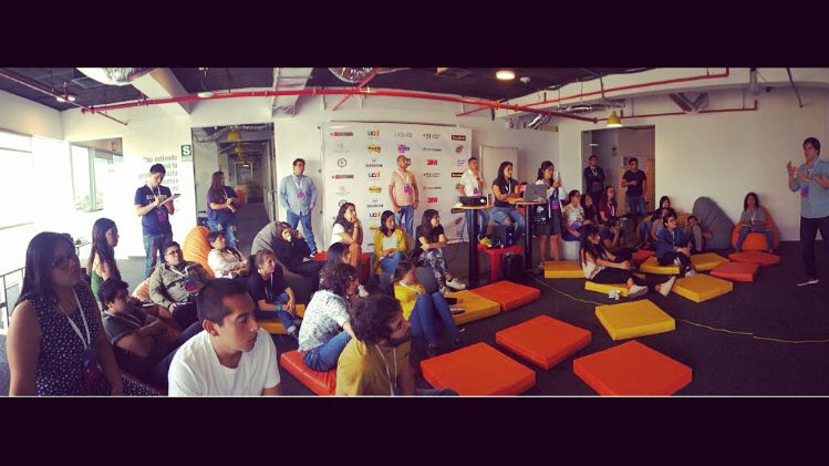 lima_jams's tweet photo. Sala maestra llena de Jammers en nuestro último día 🙌🏽✌🏽 #lima #GSJam https://t.co/nA2pe8QlPj