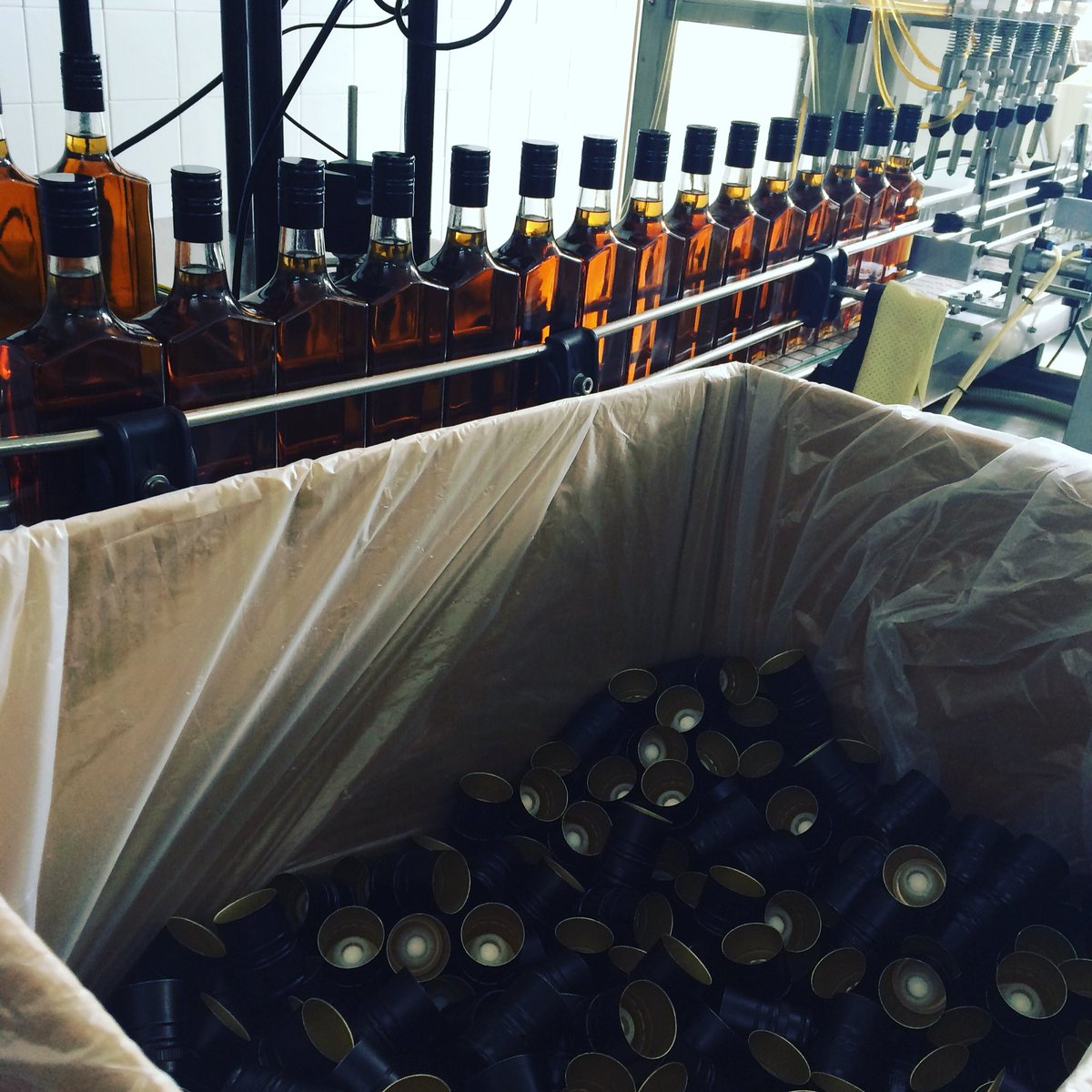 Preparándonos para vivir grandes momentos. ¡Feliz Domingo! 🍁 #Ron #Rum #RonAñejo #RonDominicano #Pasiónporelron