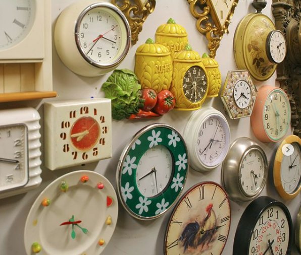 OfficialSDSA's tweet image. Happy Daylight Savings Time! Don&apos;t forget to spring forward or miss your call time today, #setdecorators! #daylightsavings #springforward #officialsdsa #repost 
Photo Credit: @uniStudiosLot