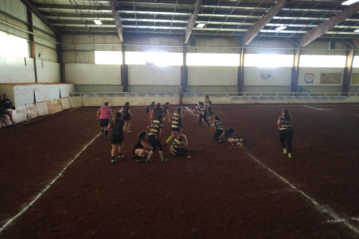 Women with a huge 5-1 win over Charlottetown to head to the Championship match at 2:20pm #truro7s #magine <a href="/Truro7s/">Truro Indoor 7s</a>
