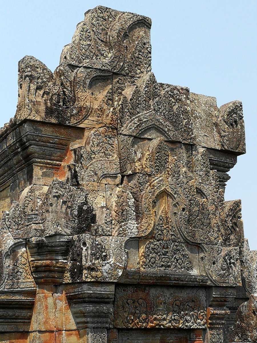 Koh Ker, Sra’aem, Prasat Preah Vihear, Tamok House, Banteay Srei – zwei Tagestour / KHM hueontour.com/2018/03/11/koh…
