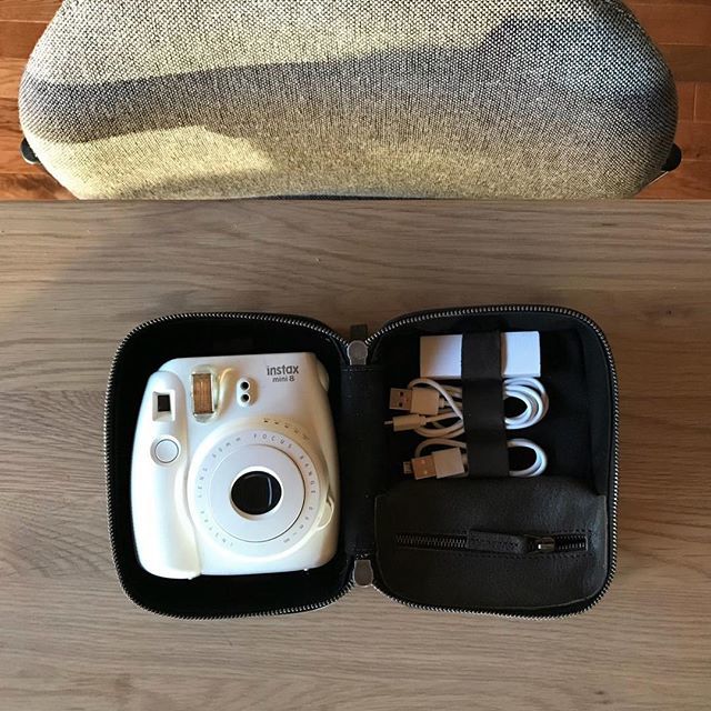 Thisisground's tweet photo. Tech Dopp Kit Mini keeping your tech protected. #techdoppkit2 https://t.co/gr8YrX78zF https://t.co/uuYEpeIKHz