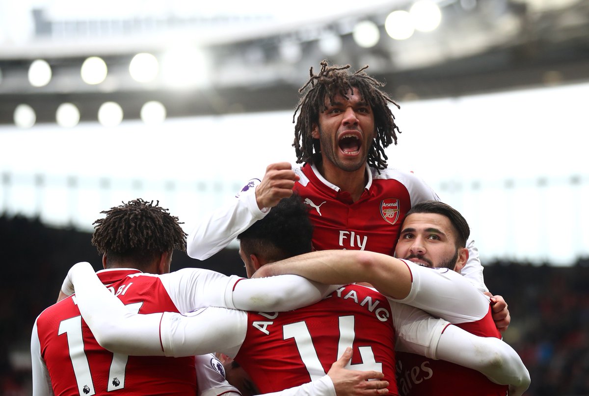 Arsenal's tweet photo. We hit a few @premierleague milestones today 🌟

5️⃣0️⃣ @MesutOzil1088 assists
2️⃣0️⃣0️⃣ @PetrCech clean sheets
1️⃣0️⃣0️⃣0️⃣ home goals https://t.co/fqPMseUTd5