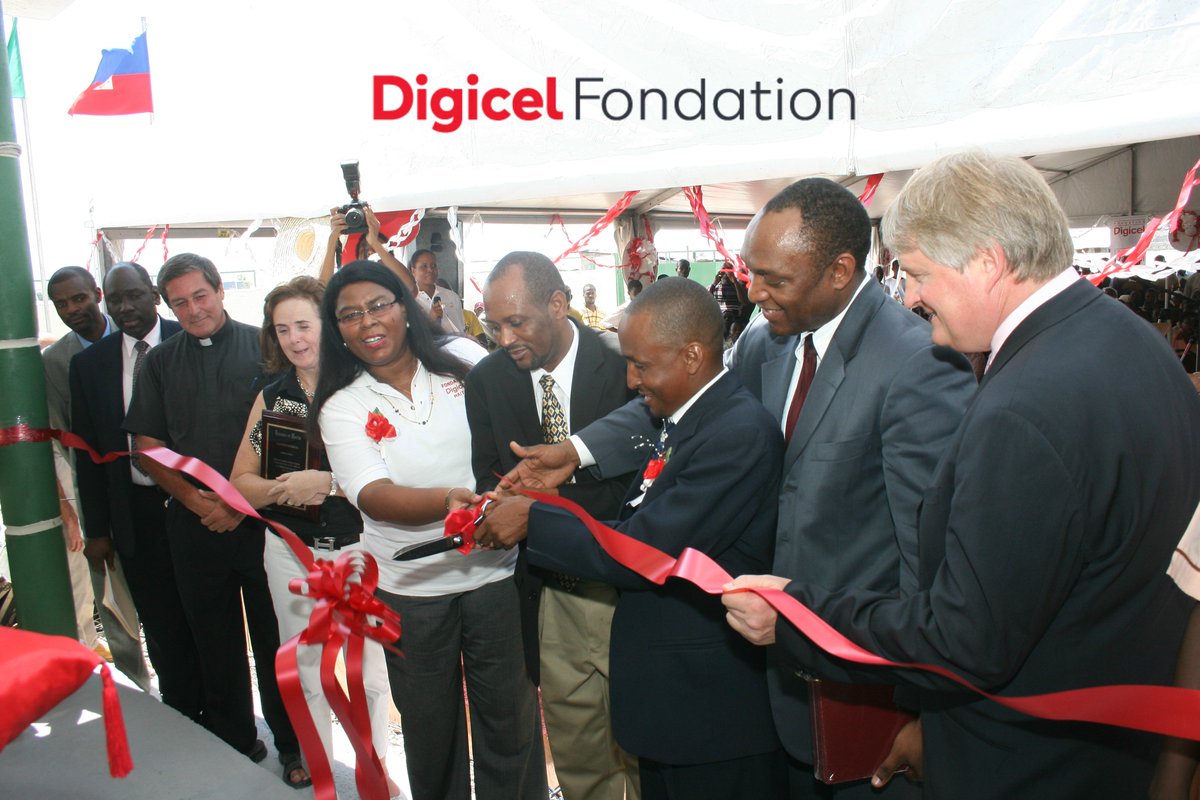 DigicelHT's tweet photo. Déja 10 ans depuis que nous avons inauguré l'Ecole Saint Patrick a Cite Soleil 
#10zan #construction #école https://t.co/TQmOtFpKoE