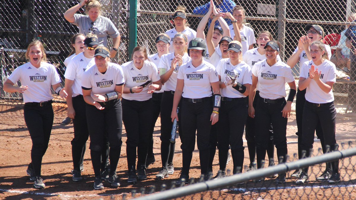 Softball Concludes Florida Trip with 3-1 Win Over Rider dld.bz/gFNJP