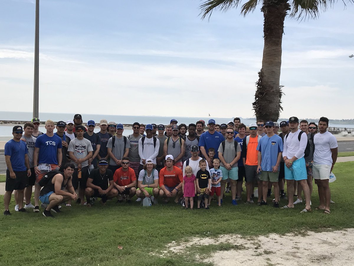 TCSPostGrad's tweet image. Spring break trip down to Corpus Christi! 
Beach day today!
Then 5 games in 3 days!