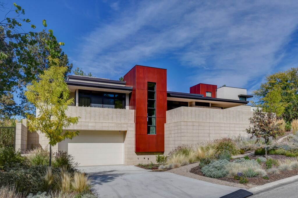 facadesnw's tweet photo. Some very nice #architecture Residential #facades with @parklexusa @facadesnw https://t.co/aSzKTNd4PI