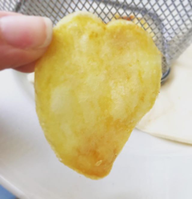 AnikoW's tweet photo. Mögest Du heute nur Herzen sehen 💛 #heart https://t.co/CVxYCHrfPp https://t.co/gZ8IOYgpMm