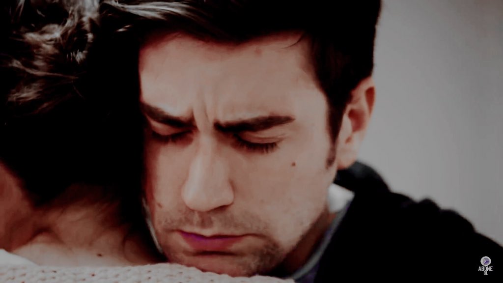 iinxro's tweet photo. - #FaziletHanımveKızları , #YagHaz :
This scene was beautiful 😭❤️. https://t.co/E6TvcuZbFA