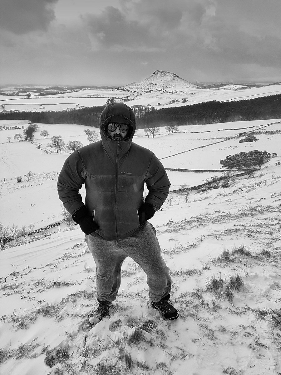 DanPearsonFoto's tweet photo. Me before the #blazzard hit at #roseberrytopping .. still plenty of time to catch the video with me and @NorthernWild_uk just click here https://t.co/uK11CNBJV8 RT https://t.co/yNQ9vcXhwA