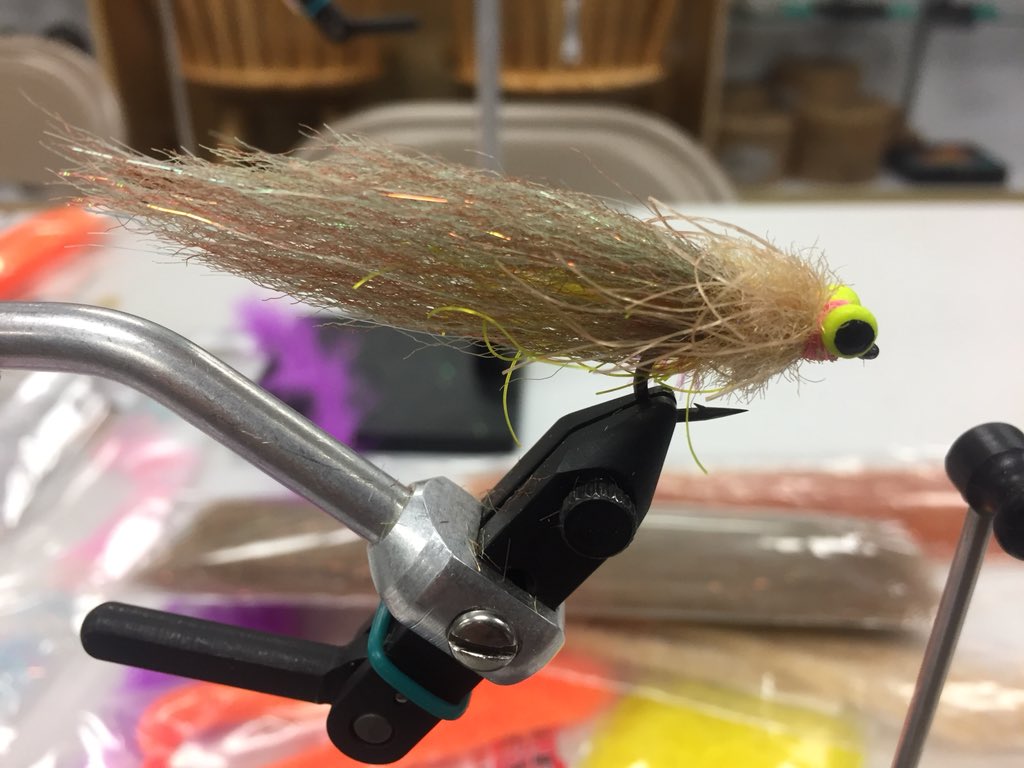 island_angler93's tweet photo. Tied this Baitfish/Shrimp pattern for the F3T Film Festival while I stopped over at @HarryGoodes for material. #crosspattern #flyfishing #ladyangler #girltietoo #shrimp #baitfish #flytying #contestentry #lovetoflyfish https://t.co/w7SgjXD7Sw