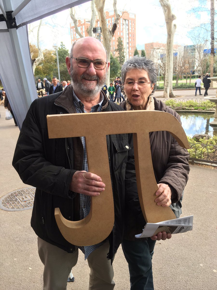 MMACA_cat's tweet photo. #selfPi #selfPie a#DiadePi a Parc Can Mercader # 4aniversariMMACA a Cornellà https://t.co/RDSIW3r7vO