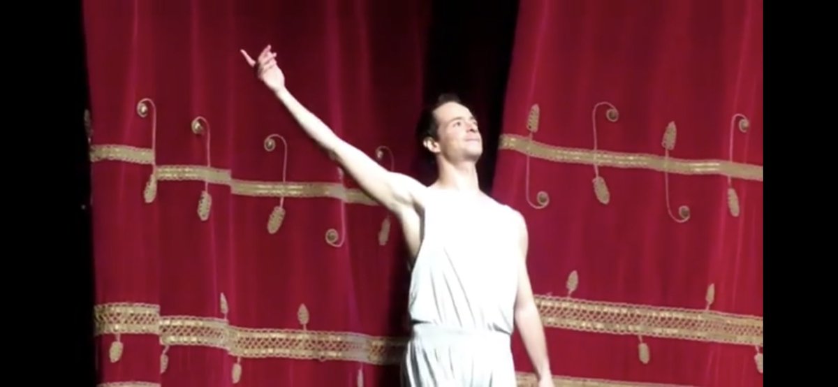 fresi_fede's tweet photo. #AboutLastNight #CurtainCall #Mahler10 @teatroallascala https://t.co/z7um76MmHB