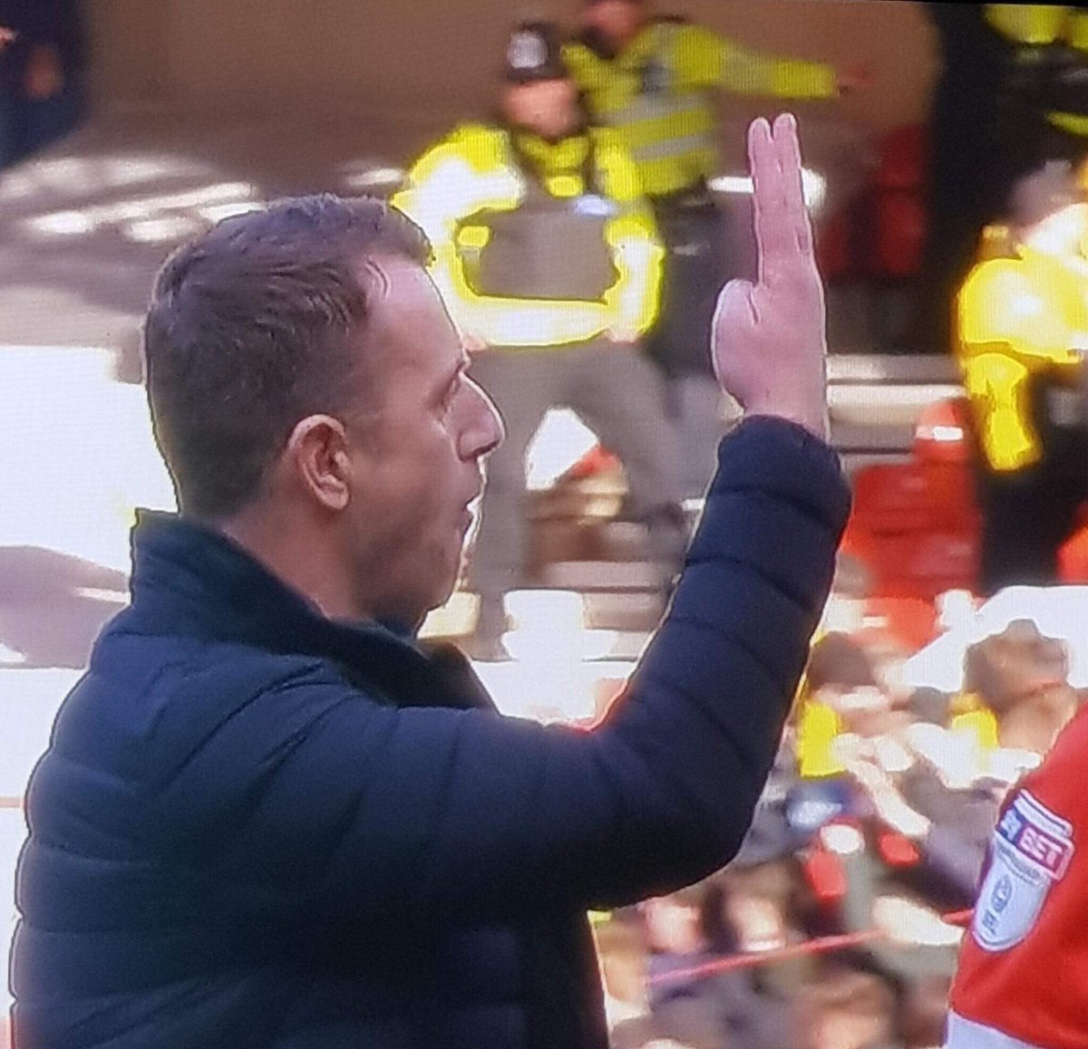 _omeara_r's tweet image. Gary Rowett:

Runs on the pitch..
Starts on Lee Tomlin and Ben Watson..
Tells the press it's Forest's last big game of the season..
Gives the Forest fans the two fingers..

Build a statue, build it now..
