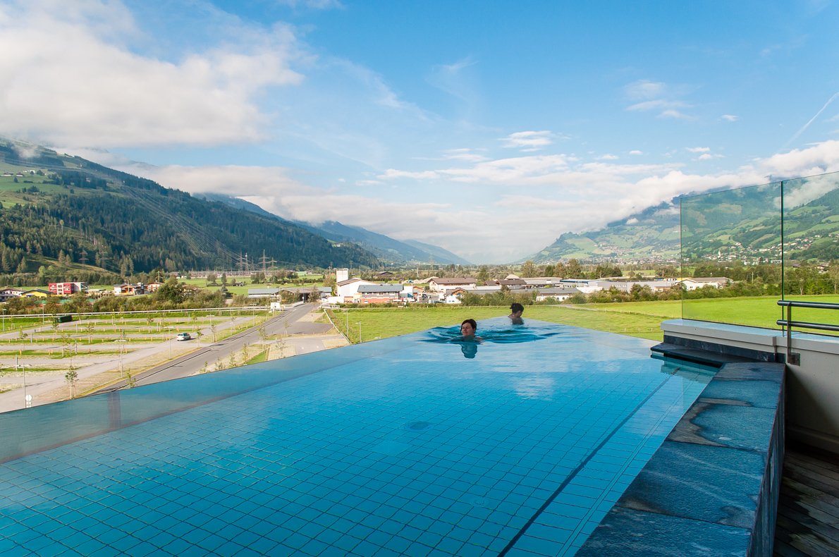 LiveShareTravel's tweet image. Places to stay in Austria for luxury, from cool interiors to panoramic pools ow.ly/ZfMiA #12hotels