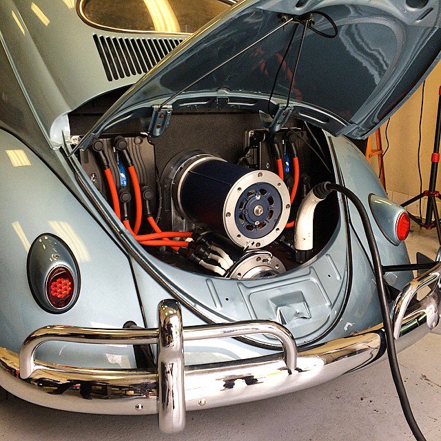 FlexCarRepair's tweet photo. This is really cool....  look how they are bringing classic cars into the moden motor revolution . 
https://t.co/EF7PzYvJ2v https://t.co/U7iYwsWSbl