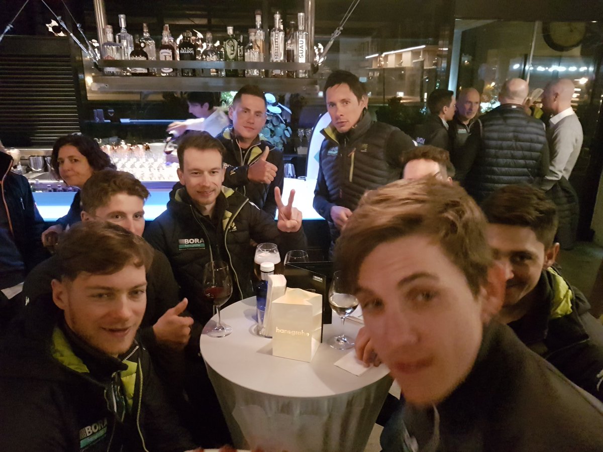 SpinazzeRobert's tweet photo. #austriapower is always in best position.... @PatricKonrad @gro_felix @chrispoemer #spinazzegroup helps it https://t.co/JmL3832Ehg